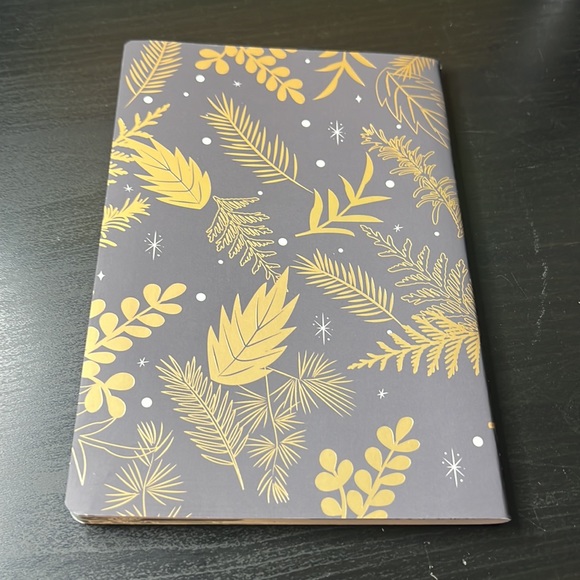 Erin Condren Winter 2021 Exclusive Holiday Petite Planner - Picture 2 of 7